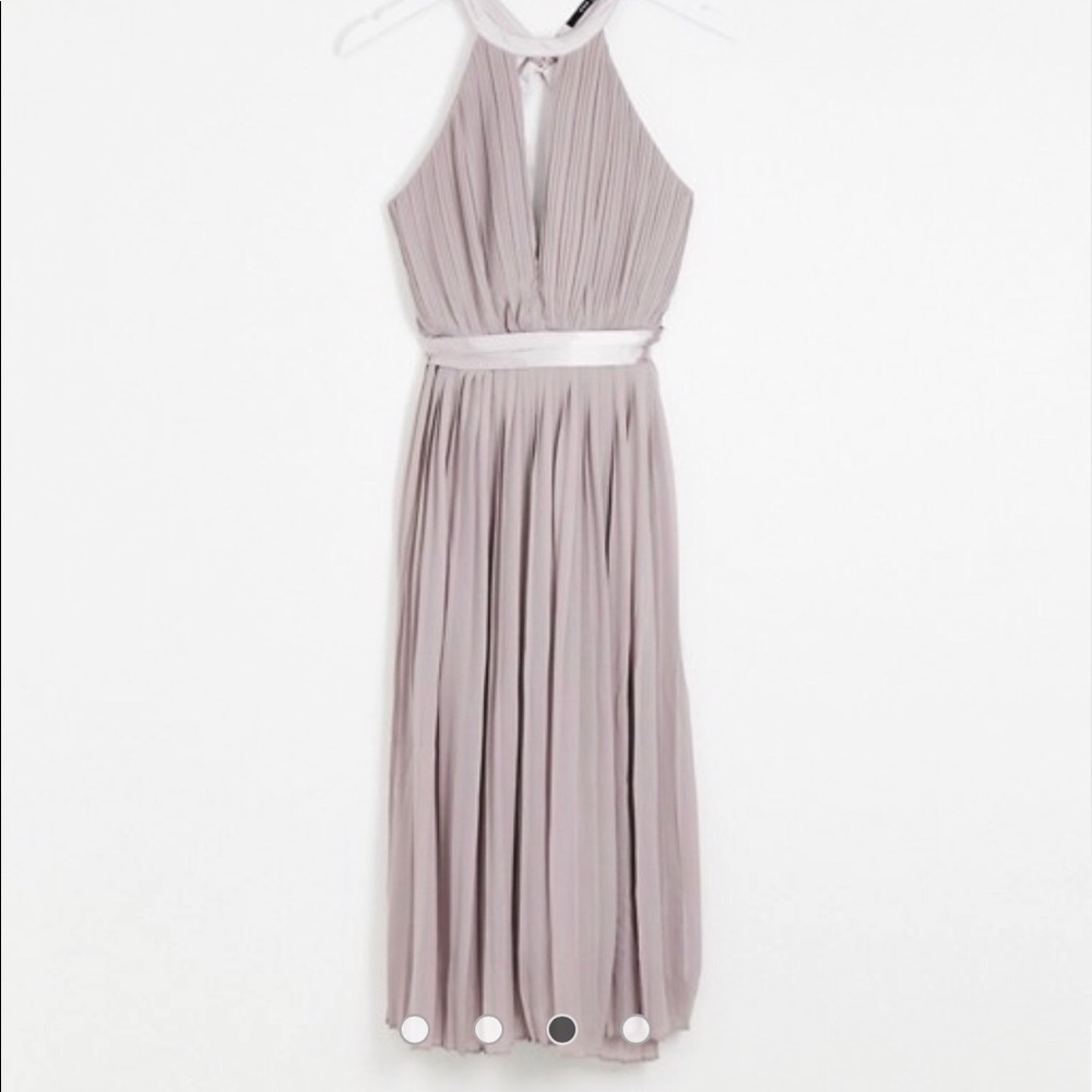 Pleated dress with cross back and bow